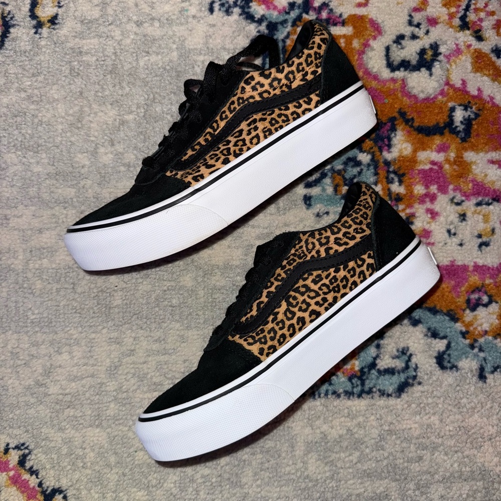 Platform Leopard Vans